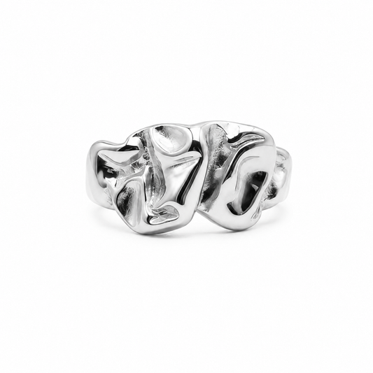 Bague Berline argentée en acier inoxydable, sur fond blanc